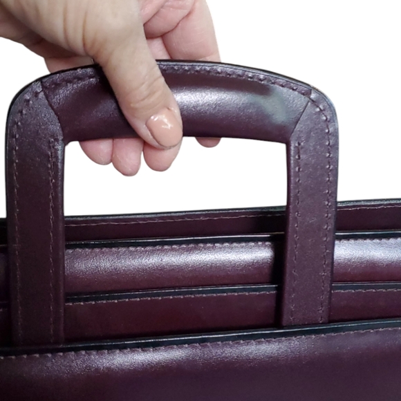 Leather computer bag with shoulder strap - Picture 9 of 16